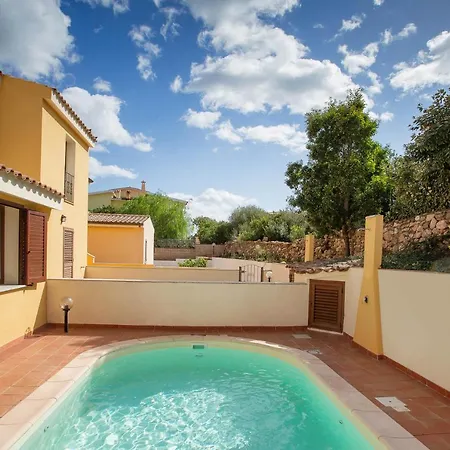Con Piscina - Budoni Feriehus