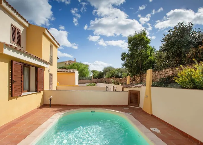 Con Piscina - Budoni Casa vacanze